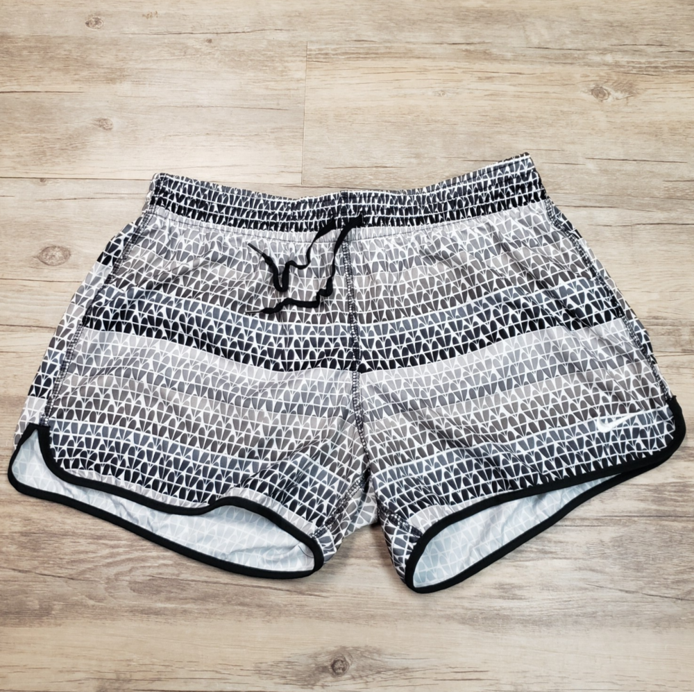 Nike Dri-Fit Shorts Womens M(8-10) Gray Heart Print Drawstring 4" inseam